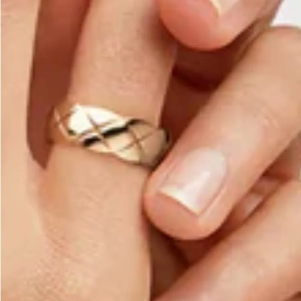 Designer Channel Ring